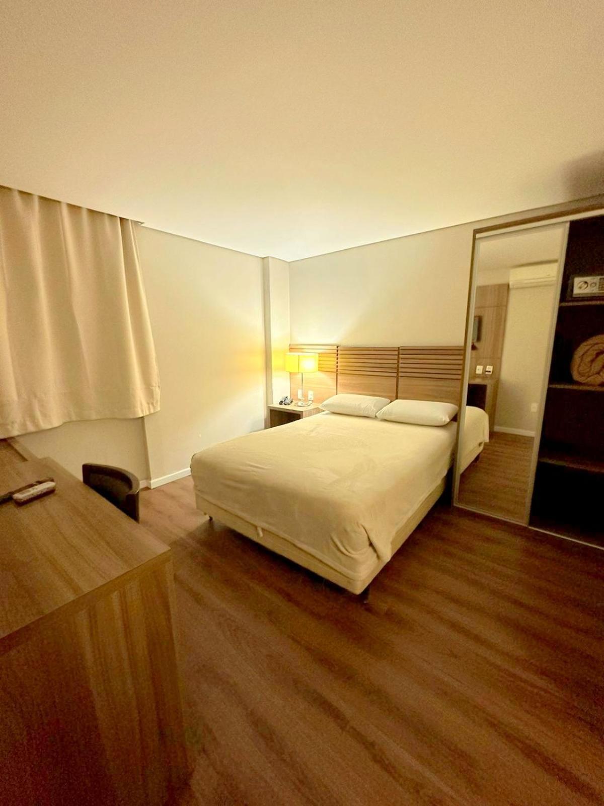Umbu Hotel Porto Alegre - Centro Historico - Prox Aeroporto 15Min エクステリア 写真